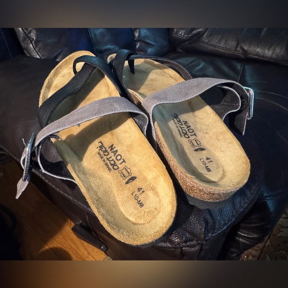 NAOT Fresno Leather Sandals Two Tone Strap Toe Loop Black & Taupe Sz 41 L 10 /M8 - Picture 14 of 15